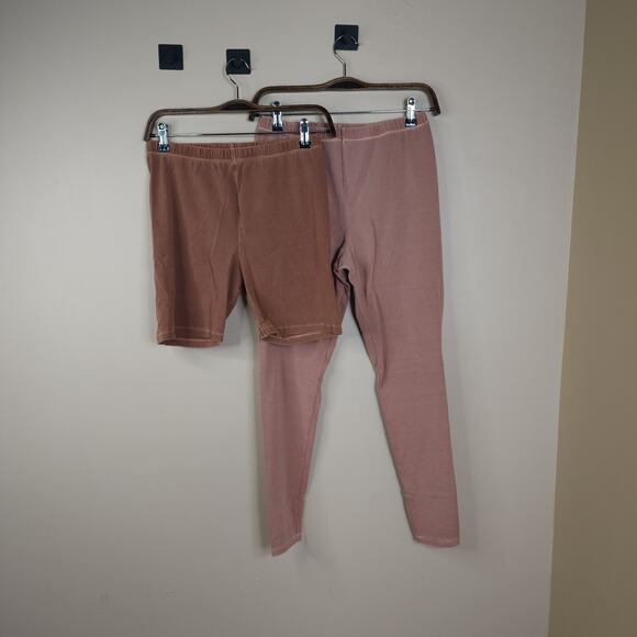 SKIMS Bundle of Outdoor Legging Bike Shorts SAMPLES Size XL Camel Pink - Picture 1 of 9